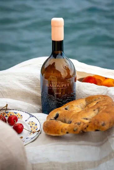 Château Galoupet with food in front of Mediterranean Sea in Provence 